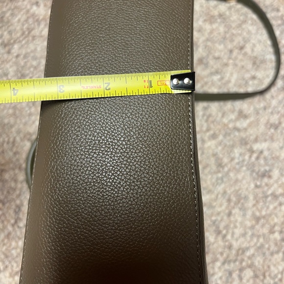 Beautiful Green Michael Kors Purse - Picture 3 of 12